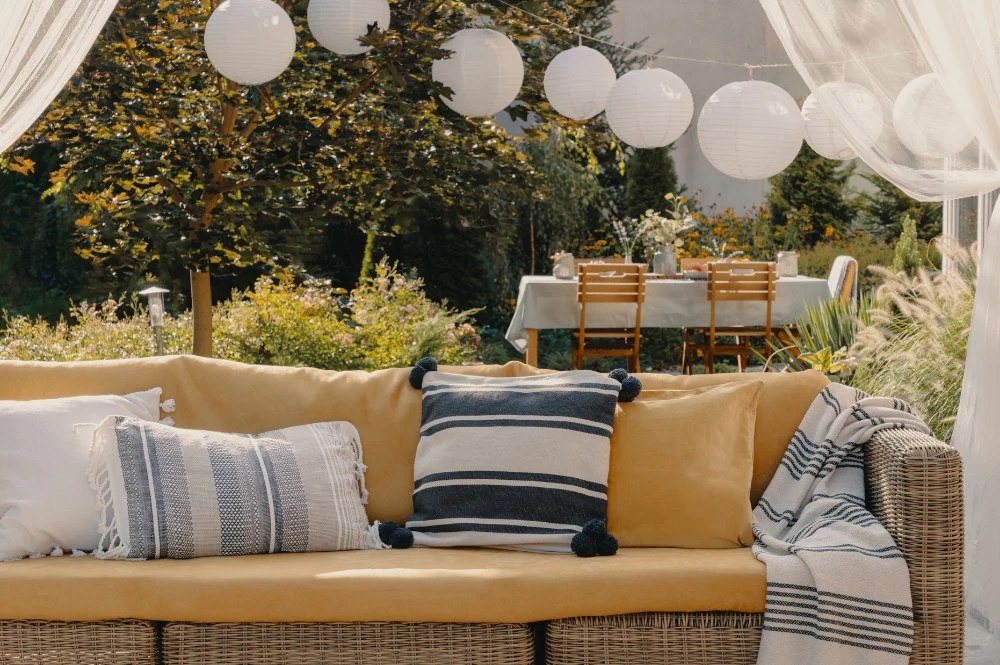 Best outdoor furniture cushions for small patio spaces on a budget
