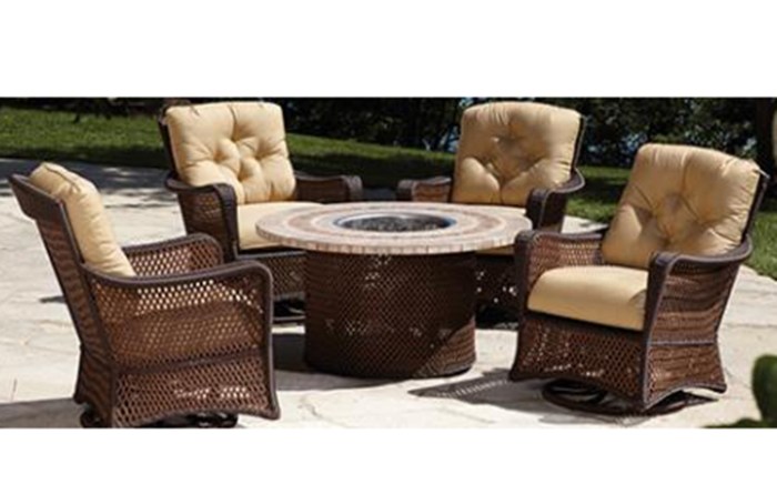 Best outdoor patio furniture deals in Canada