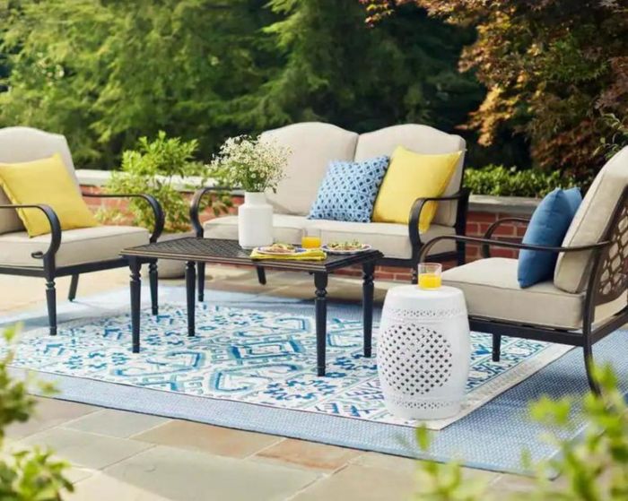 Discount outdoor furniture sets at Home Depot